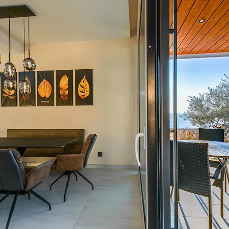 Carolea * Crikvenica