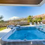 Carolea Villa